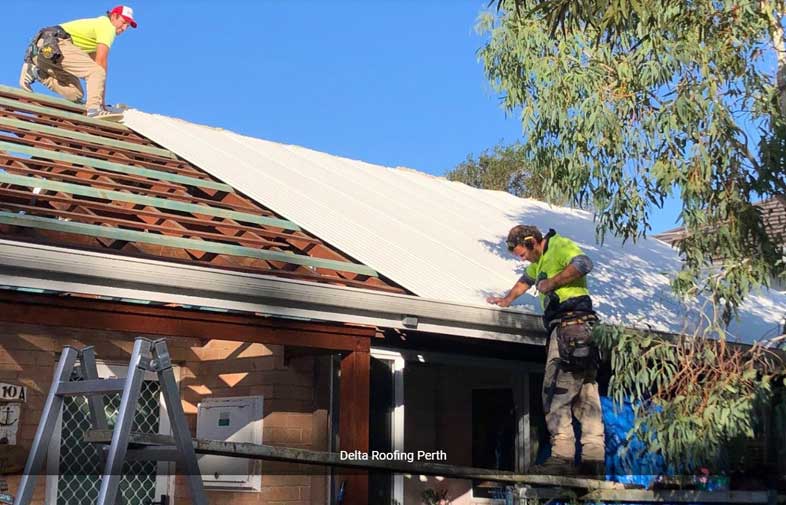 Delta Roofing company roofers Installing Colorbond Roofing Perth.